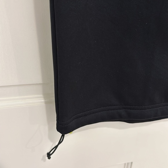 UA Run Vest - Picture 3 of 4